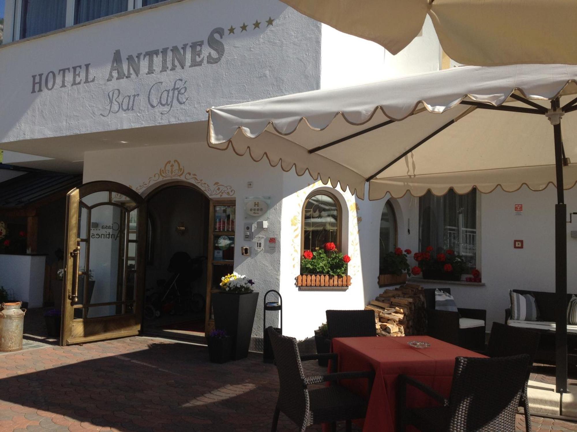 Hotel Antines Ла Виля Екстериор снимка