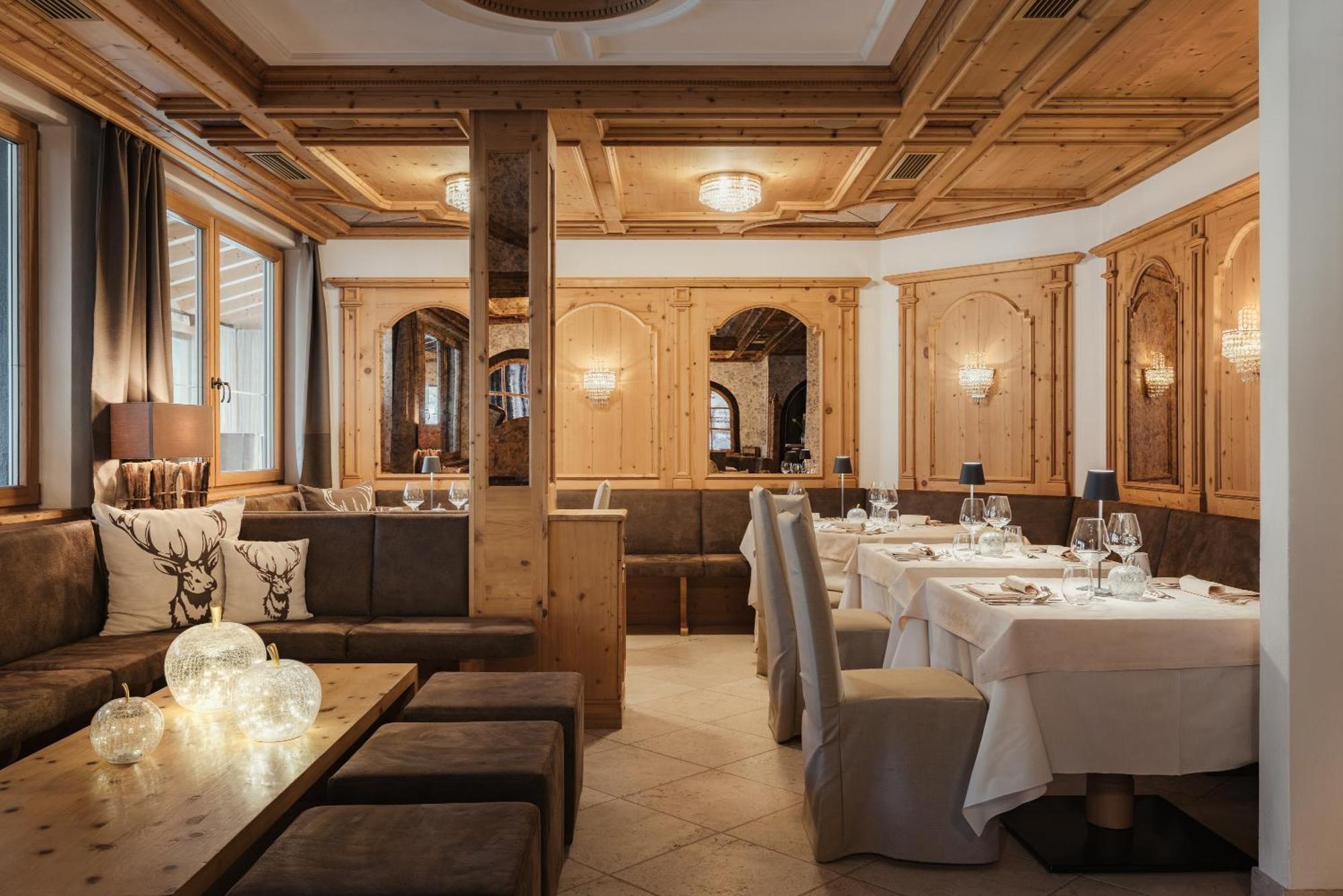 Hotel Antines Ла Виля Екстериор снимка